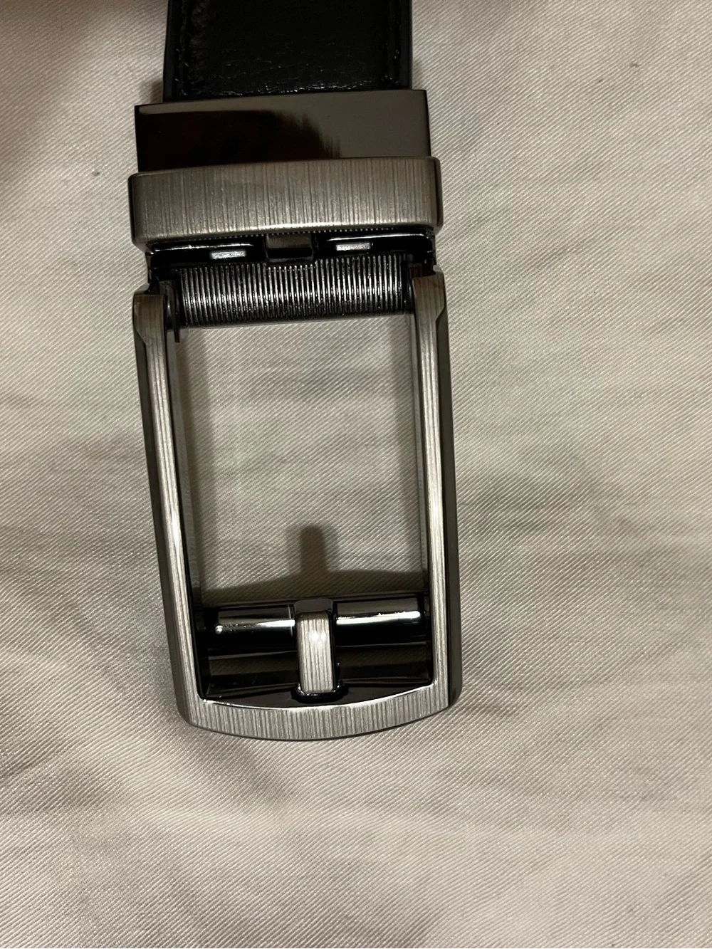 Classic Black Leather Reversible Belt w Brushed Silver Buckle Great condition.